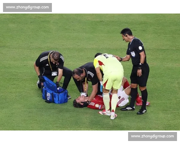 世俱杯揭幕战悲剧！阿舒尔 12 分钟锁骨骨折含泪退场