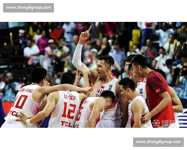 中国男篮首战险胜暴露防守隐患 小组赛必须全胜方能突围 中国男篮首战险胜暴露防守隐患 小组赛必须全胜方能突围