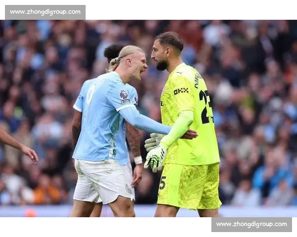 爆笑！曼城新援谢尔基献唱法语说唱，哈兰德领衔众将围观更衣室变欢乐海洋